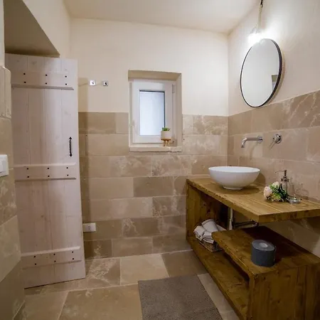 Trulli Alessia אוסטוני